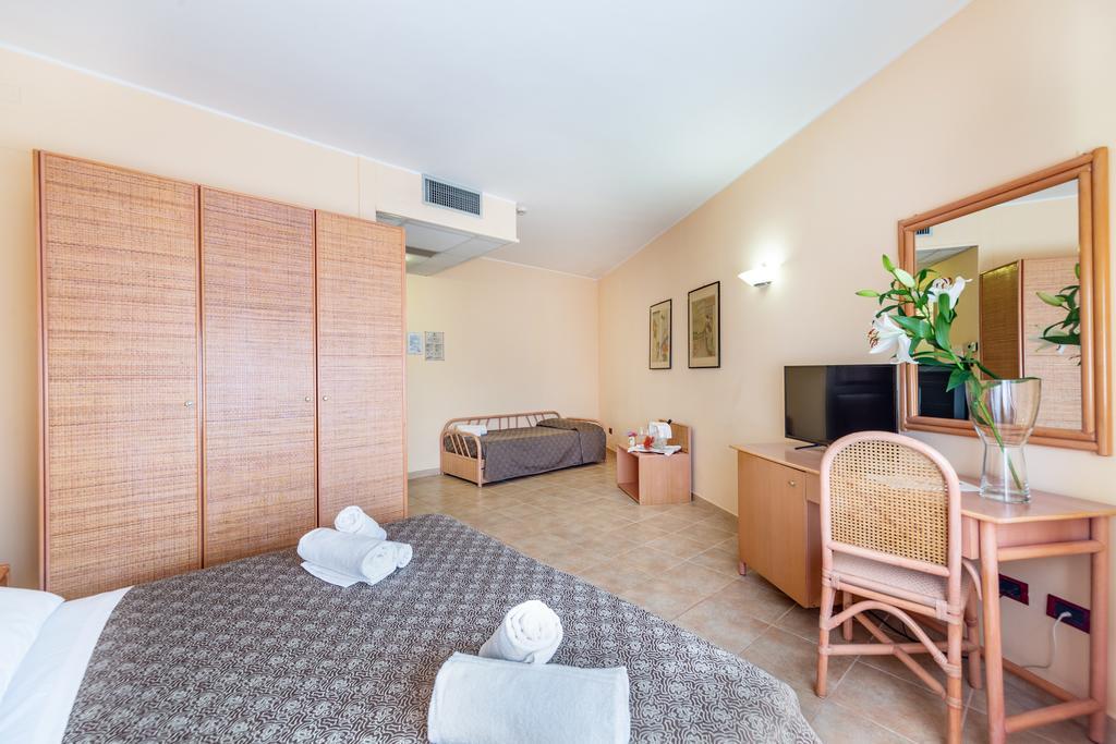 Rina Hotel — о. Сардинія, Італія мініатюра 7