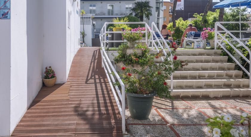 GHT Balmes Aparthotel & Splash — Коста Барселона, Іспанія мініатюра 10