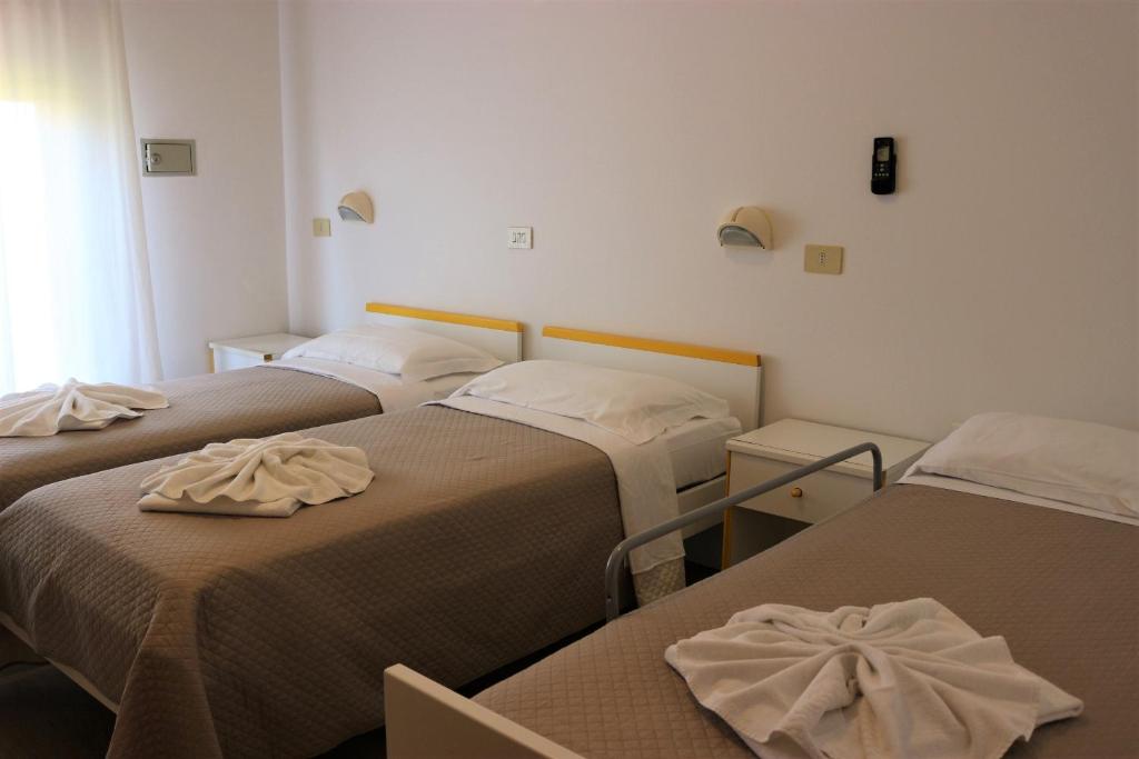 Neps Hotel — о. Вентотене, Італія мініатюра 7