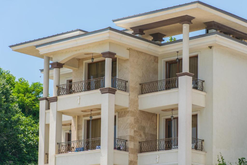 Paraizo Teopolis, Обзор, Болгарія мініатюра 15