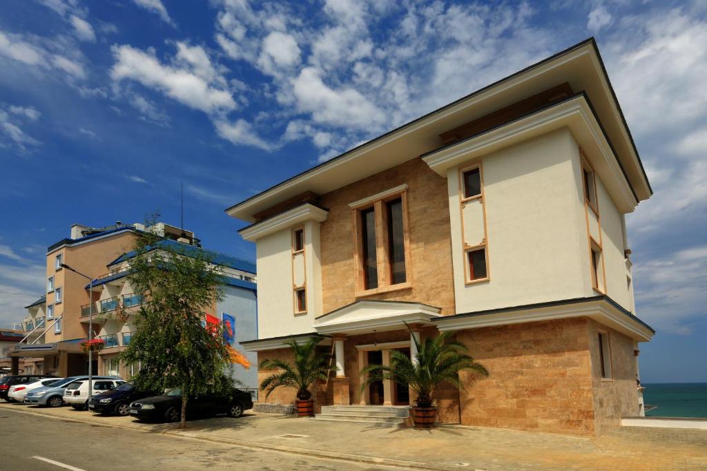Paraizo Teopolis, Обзор, Болгарія мініатюра 9
