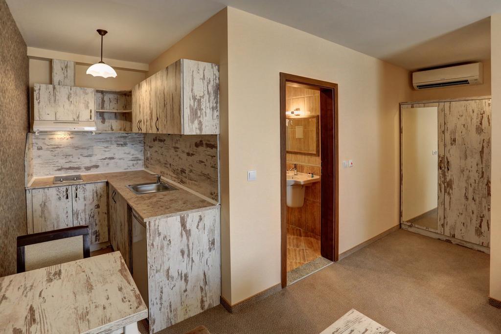 Paraizo Teopolis, Обзор, Болгарія мініатюра 11