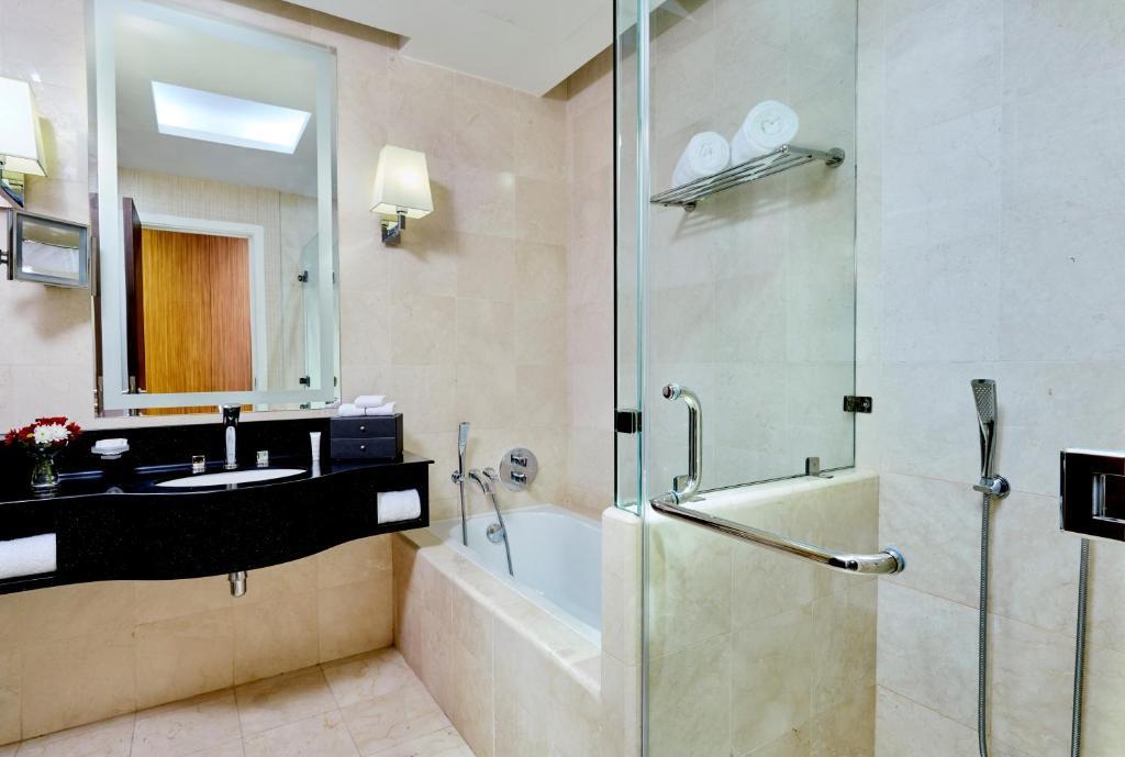 Crowne Plaza Doha West Bay — Доха, Катар мініатюра 13