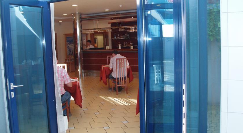Ramada Airport Hotel Prague — Прага, Чехія мініатюра 9