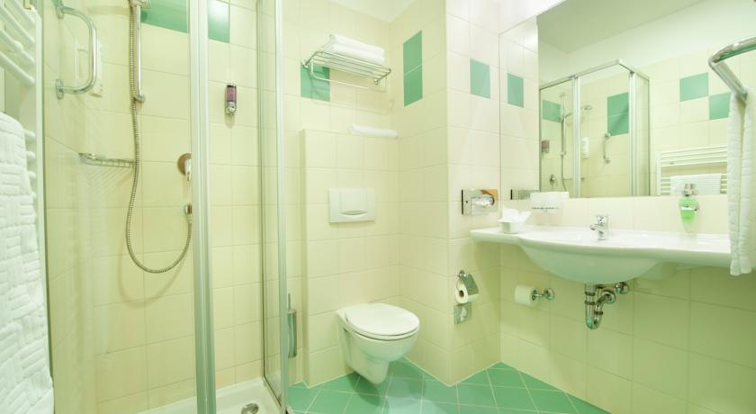 Ramada Airport Hotel Prague — Прага, Чехія мініатюра 17
