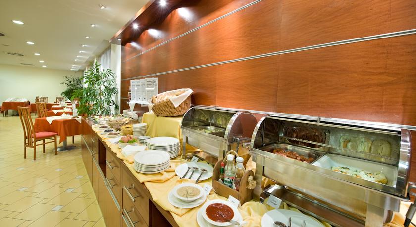 Ramada Airport Hotel Prague — Прага, Чехія мініатюра 23