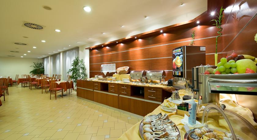 Ramada Airport Hotel Prague — Прага, Чехія мініатюра 25