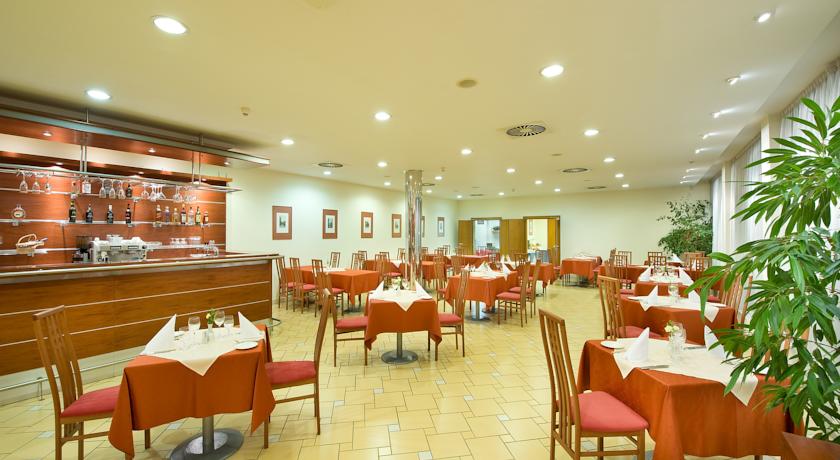 Ramada Airport Hotel Prague — Прага, Чехія мініатюра 28