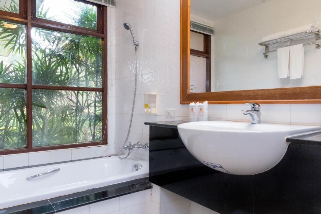 Lanta Casuarina Beach Resort — о. Ланта, Таїланд мініатюра 6