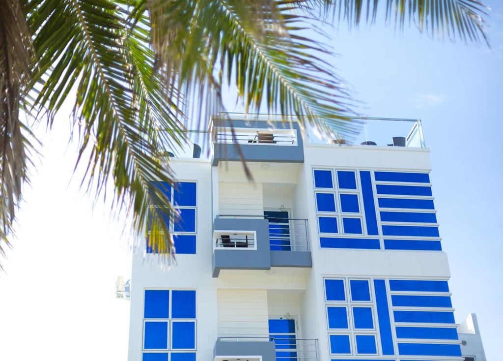 White Harp Beach Hulhumale — о. Хулхумале, Мальдіви мініатюра 16