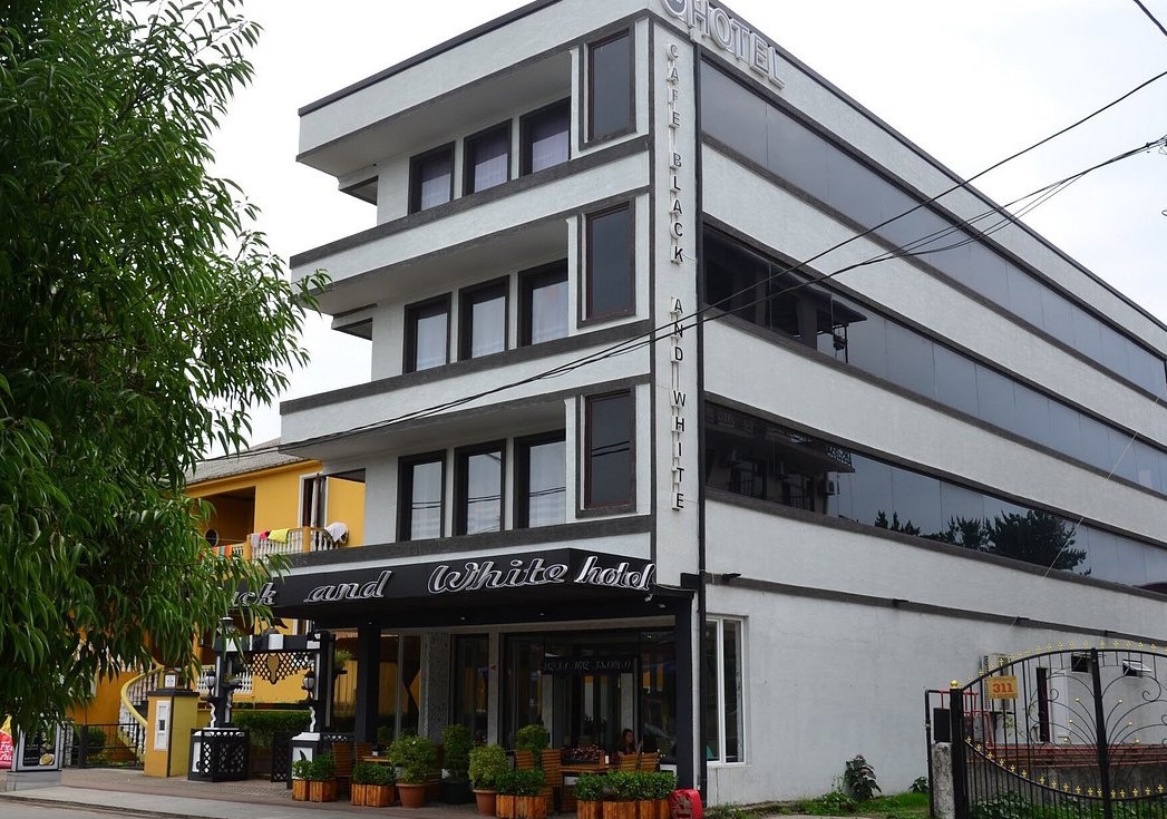 Black & White Hotel — Кобулеті, Грузія мініатюра 7