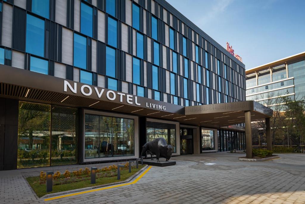 Novotel Living Almaty Jetisu — Алмати, Казахстан — фото 1