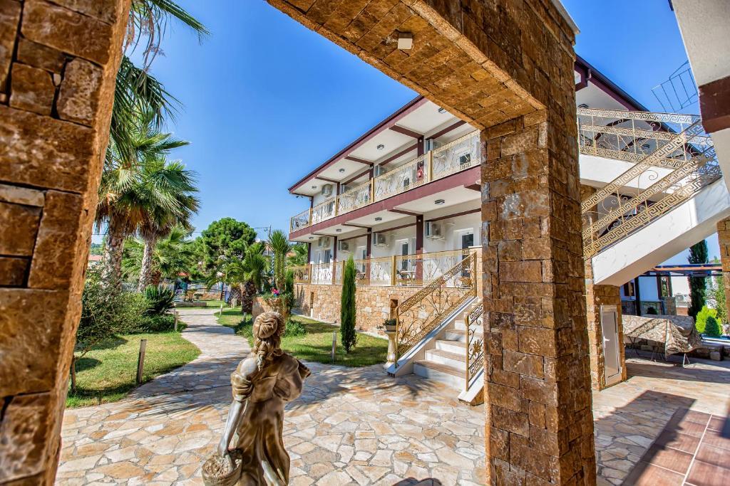 Greek Pride Villa Beach — Халкідікі, Греція мініатюра 10