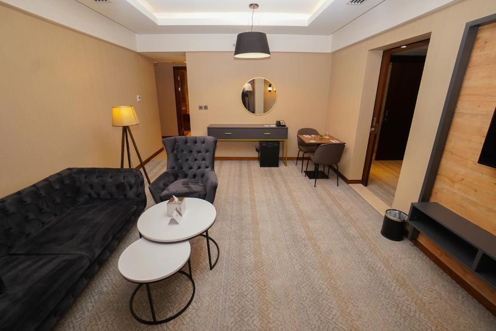 The Grand Lux ​​Hotel — Доха, Катар мініатюра 9