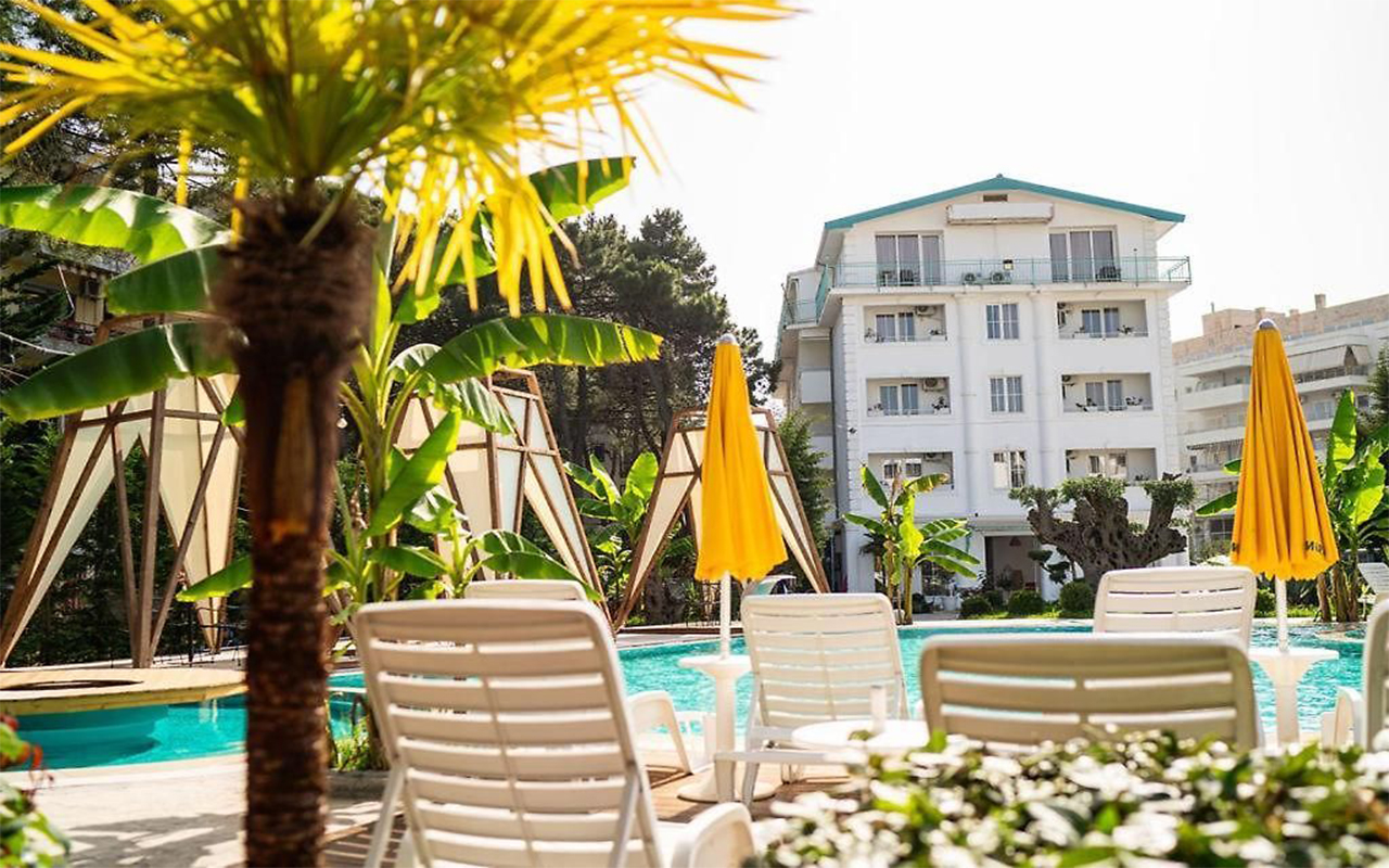 Garden Palace Hotel — Голем, Албанія мініатюра 6