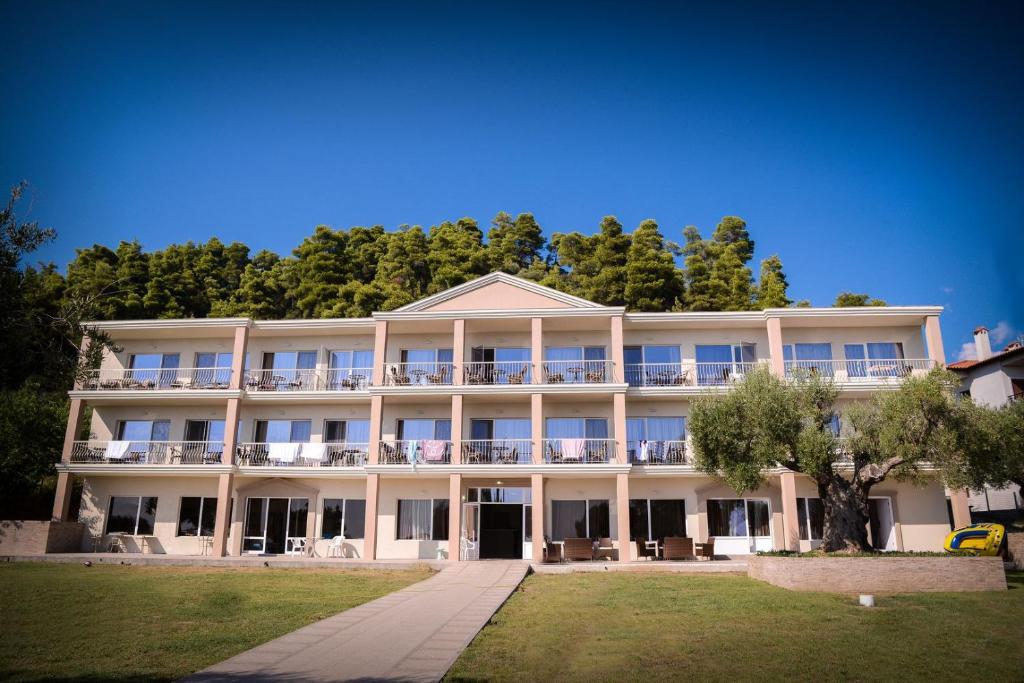 Crown Hotel Nea Skioni