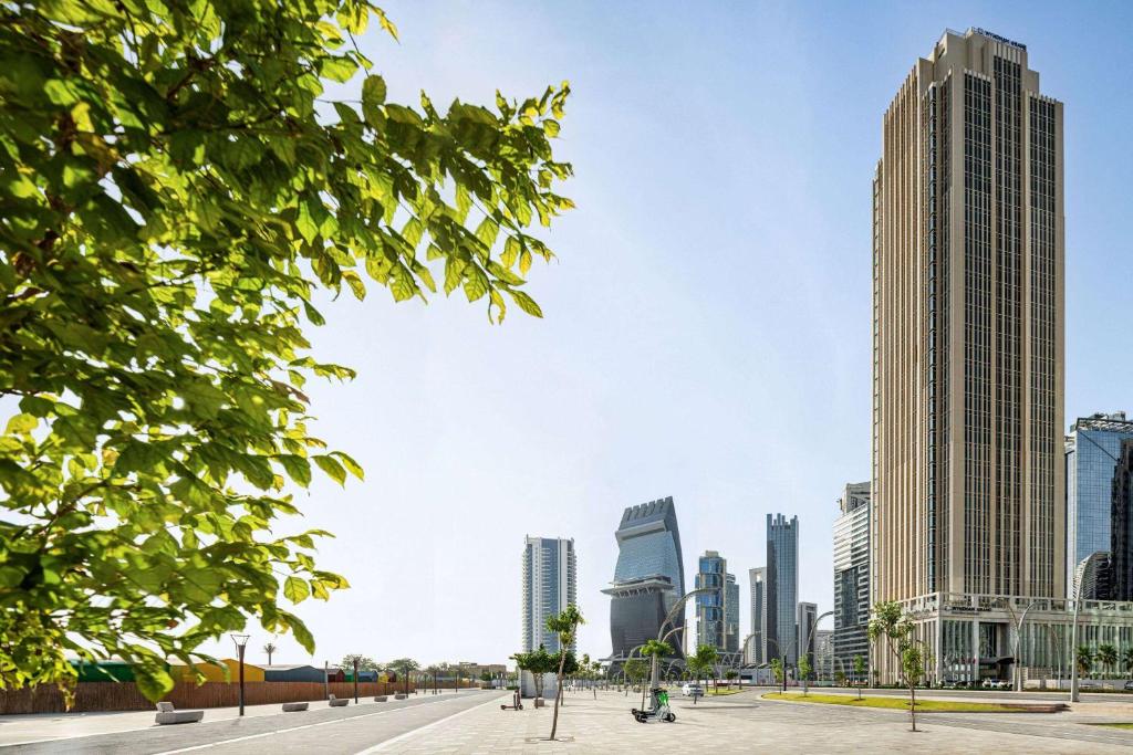 Wyndham Grand Doha West Bay Beach — Доха, Катар мініатюра 9