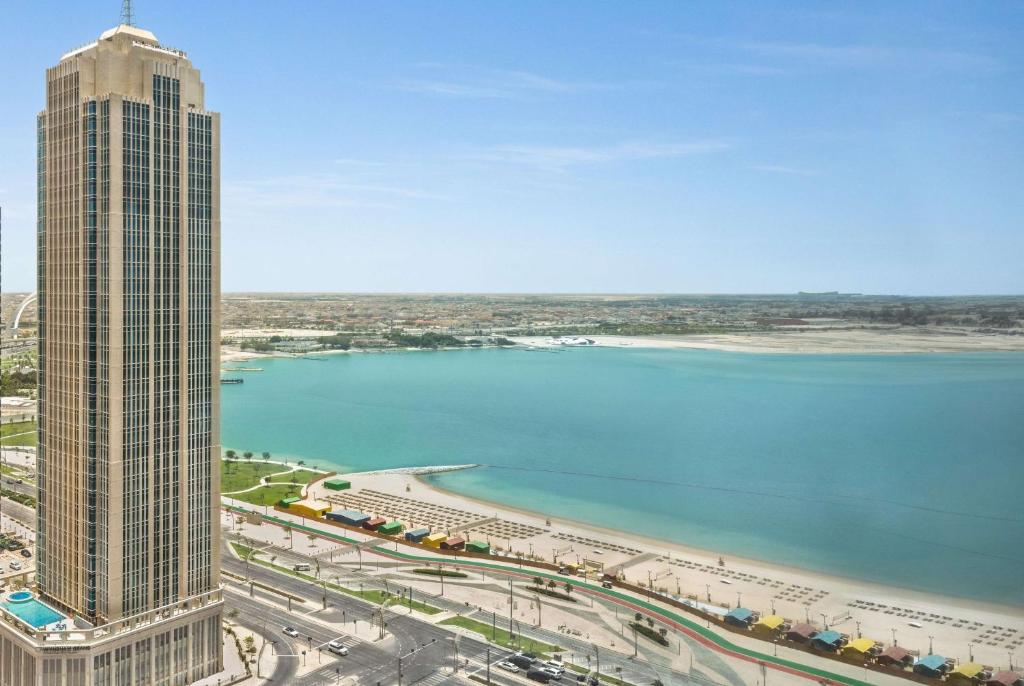 Wyndham Grand Doha West Bay Beach — Доха, Катар мініатюра 6