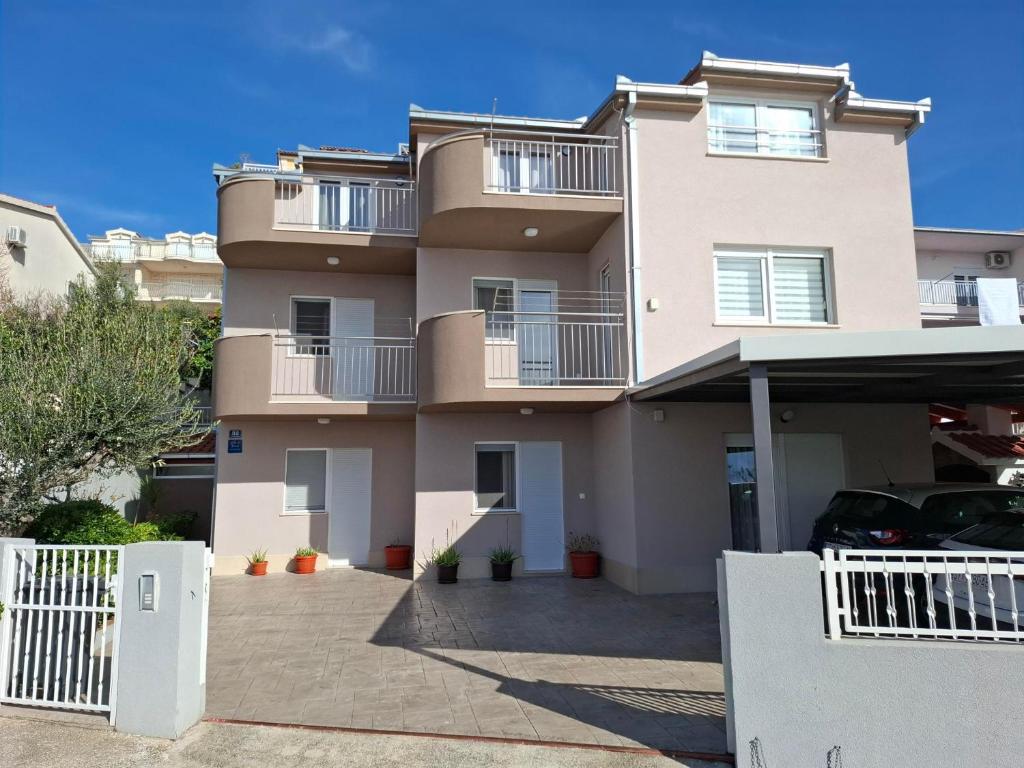 Ante Apartment Dugi Rat, Оміш, Хорватія, фото 1