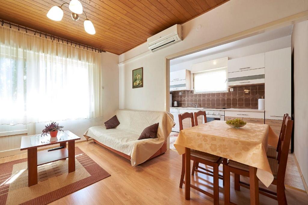 Ivo Apartment & Rooms — Трогір, Хорватія мініатюра 7