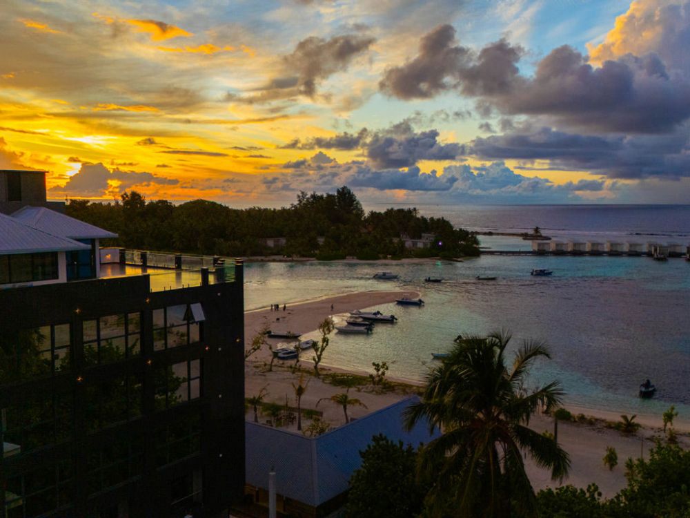 Beach Hotel Guraidhoo — Південний Мале Атол, Мальдіви мініатюра 6