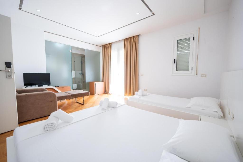Thea Hotel — Вльора, Албанія мініатюра 14