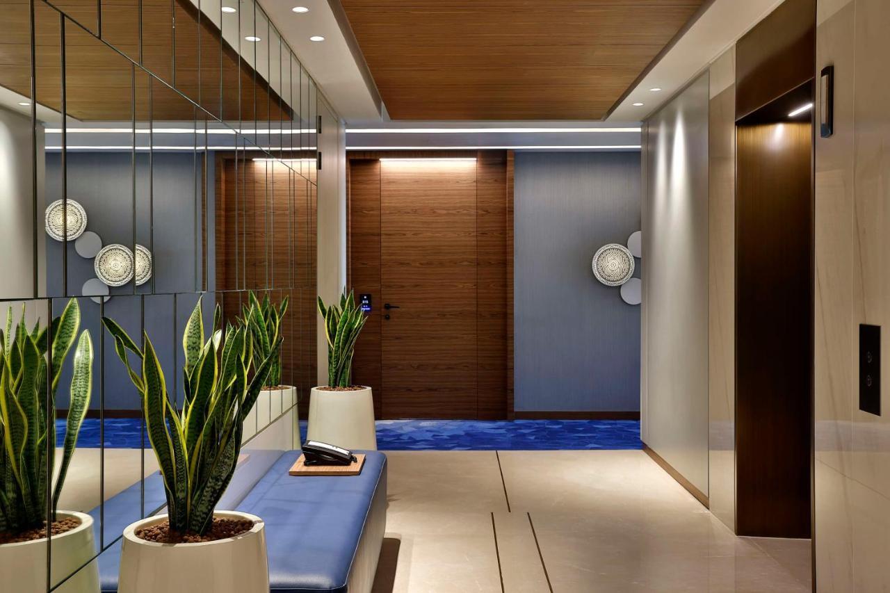 Tumbi West Palm Beach Hotel Dubai Tapestry Collection by Hilton — Дубаї, Об'єднані Арабські Емірати мініатюра 60