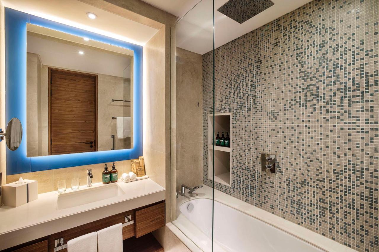Tumbi West Palm Beach Hotel Dubai Tapestry Collection by Hilton — Дубаї, Об'єднані Арабські Емірати мініатюра 63