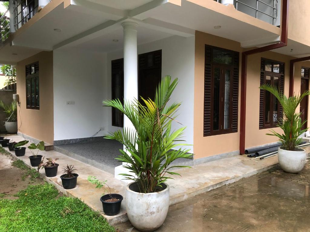 Kumara Guest House & Apartment — Унаватуна, Шрі Ланка мініатюра 8