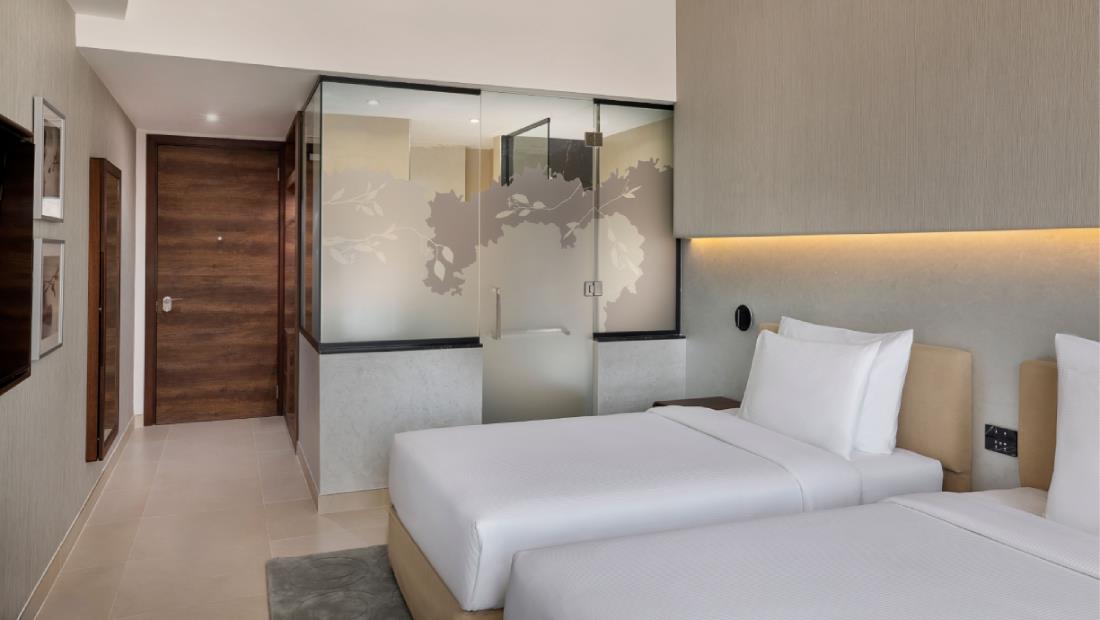 Local Hotel Dubai Jumeirah Village Triangle Autograph Collection — Дубаї, Об'єднані Арабські Емірати мініатюра 106