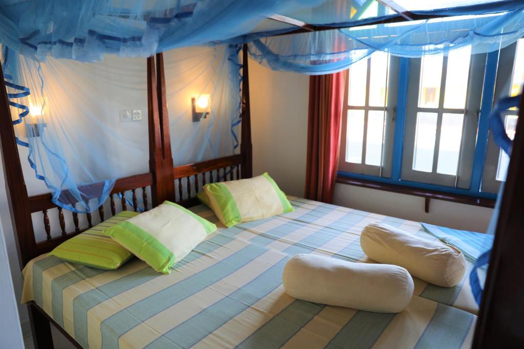 Main Reef Guest House — Хіккадува, Шрі Ланка — фото 1