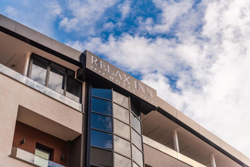 Relax Inn Hotel Durres — Дуррес, Албанія мініатюра 44
