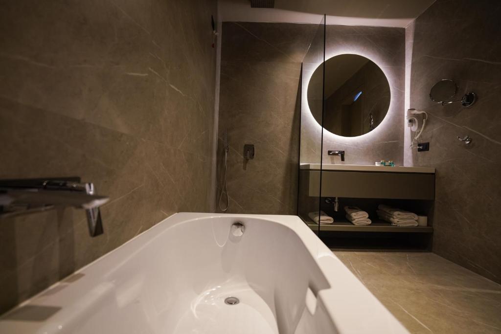 The Central View Boutique Hotel — Вльора, Албанія мініатюра 6