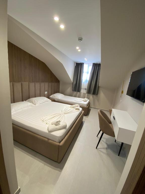 Velmar Hotel — Голем, Албанія мініатюра 6