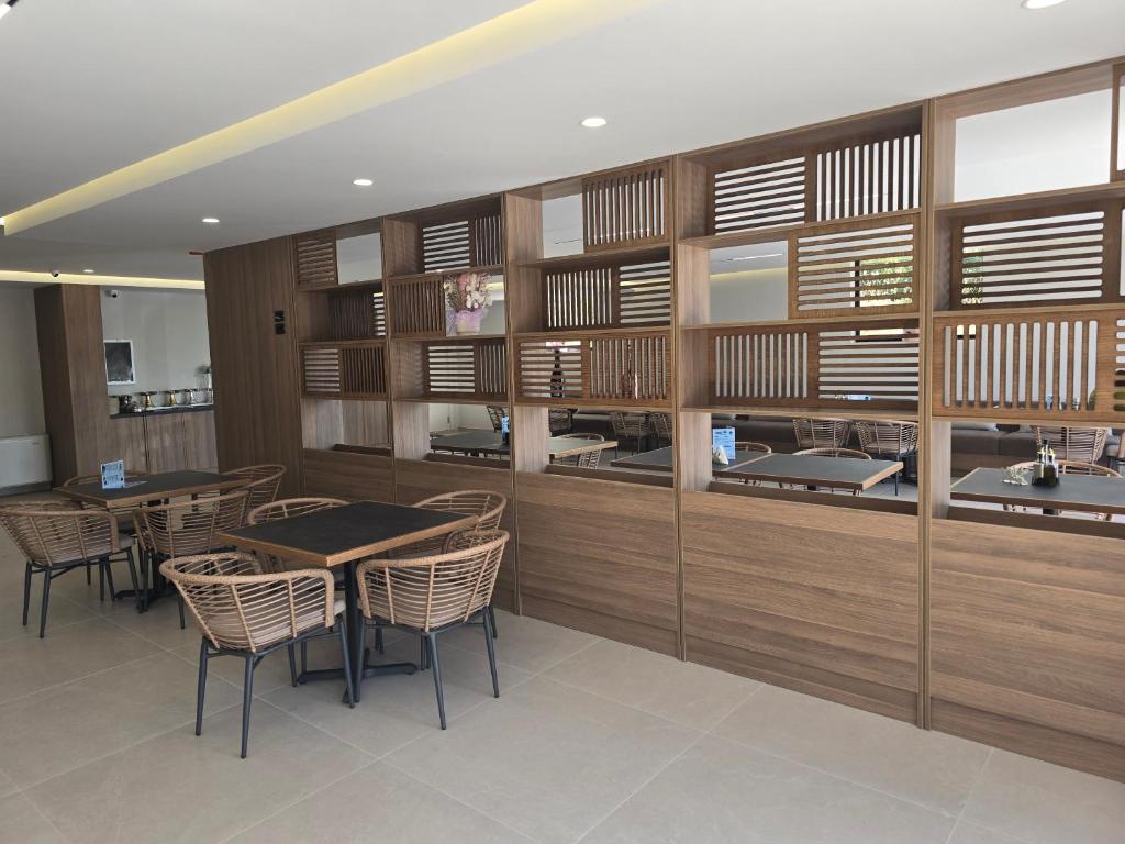 White Hill Radhime Hotel — Орикум, Албанія мініатюра 35