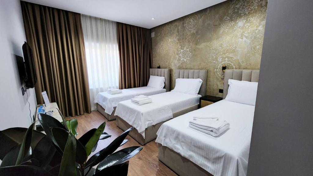 Imperator Hotel — Тирана, Албанія мініатюра 124