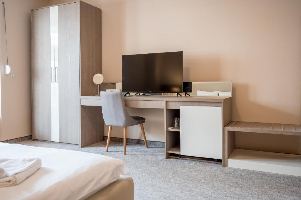 MB Premium Garni Hotel — Будванськая Рівʼєра, Чорногорія мініатюра 7