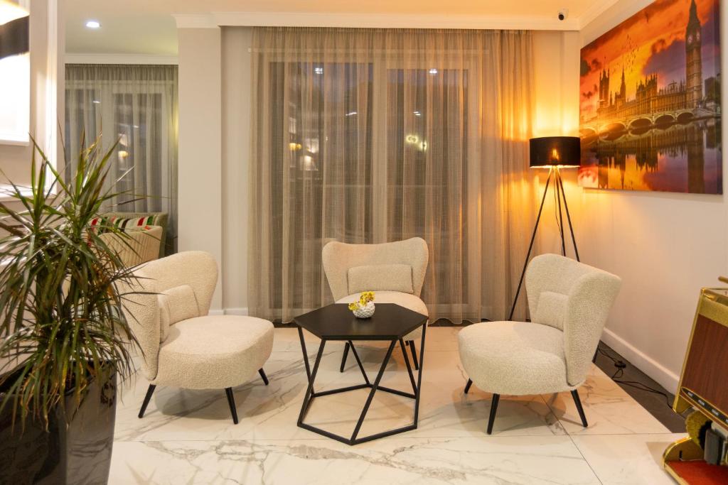 Britania Hotel — Вльора, Албанія мініатюра 6