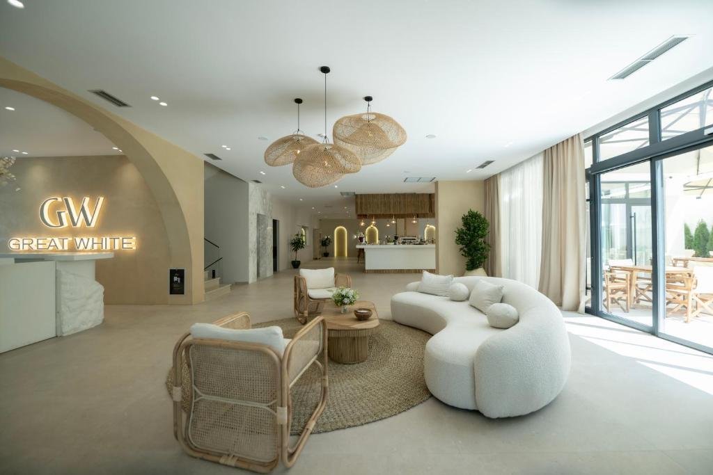 Great White Hotel — Шенджін, Албанія мініатюра 9