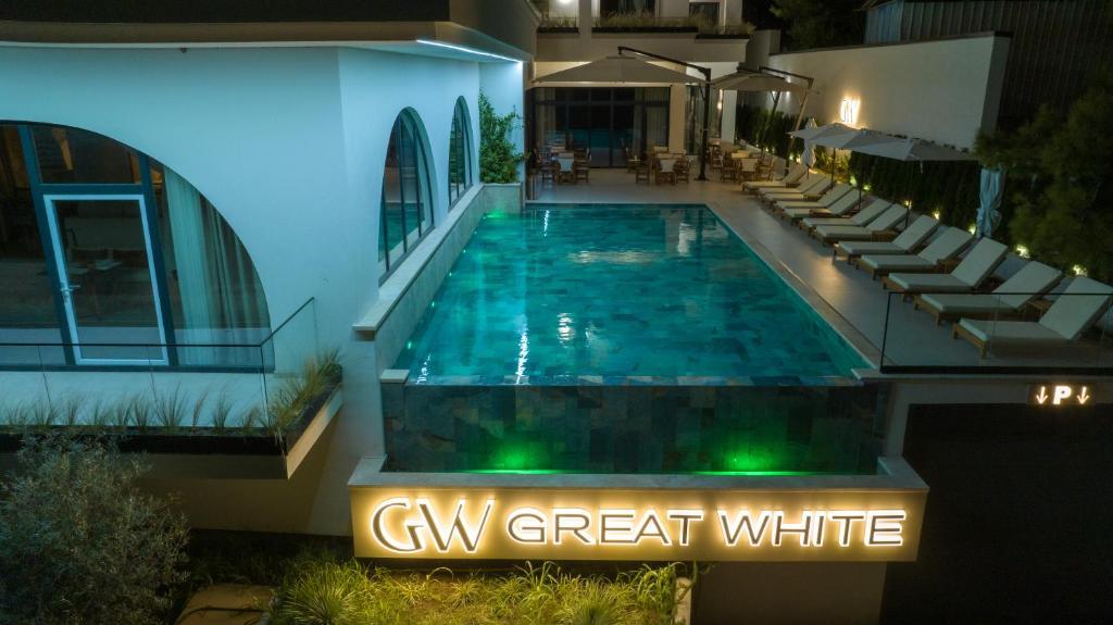 Great White Hotel — Шенджін, Албанія мініатюра 8