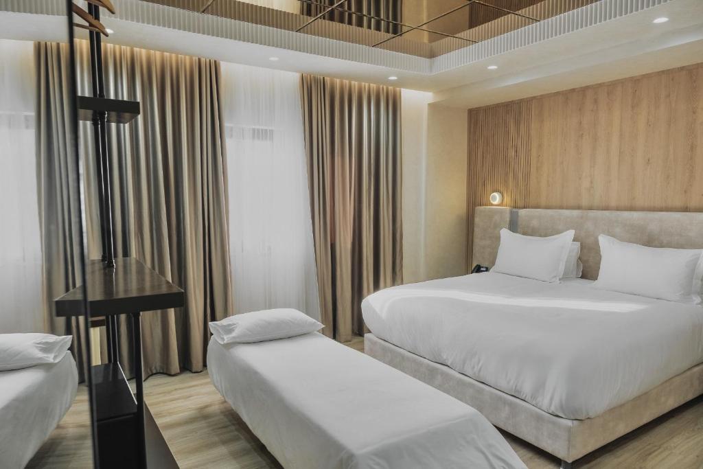 Great White Hotel — Шенджін, Албанія мініатюра 7