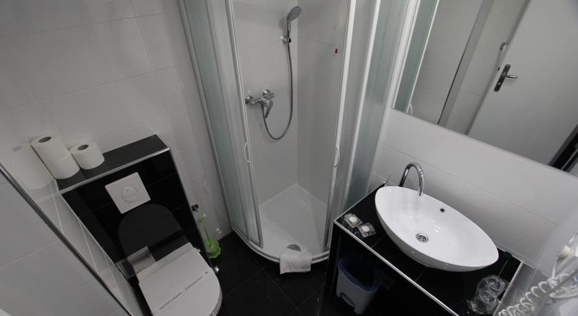 Sveti Kriz Hotel — о. Чіово, Хорватія мініатюра 36