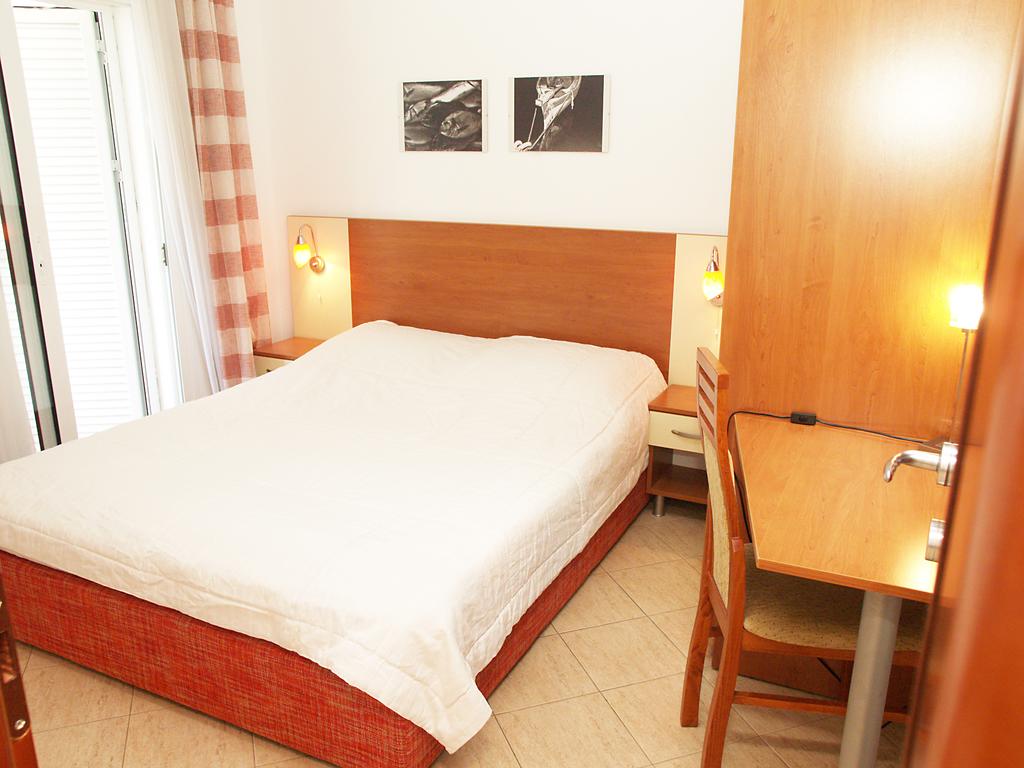 Kamelija Hotel — Боко-Которська бухта, Чорногорія мініатюра 12