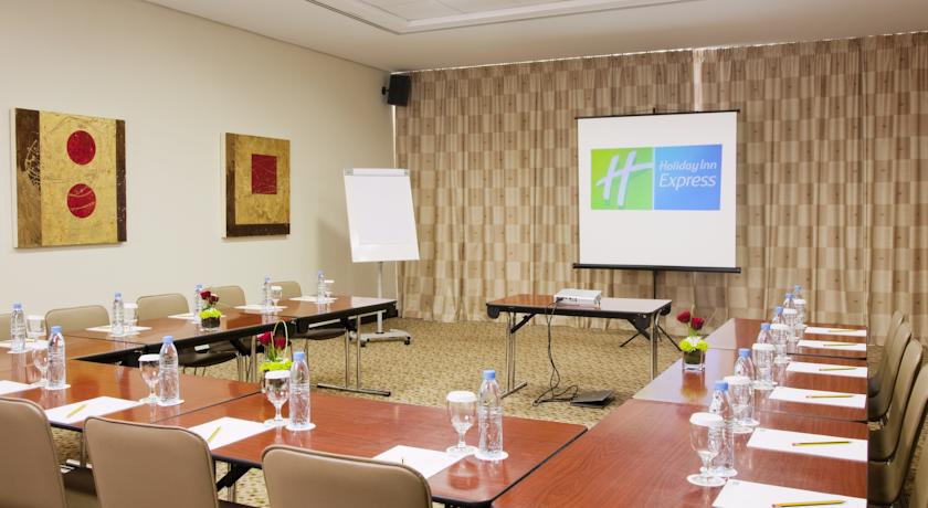 Holiday Inn Express Dubai Internet City — Дубаї, Об'єднані Арабські Емірати мініатюра 57