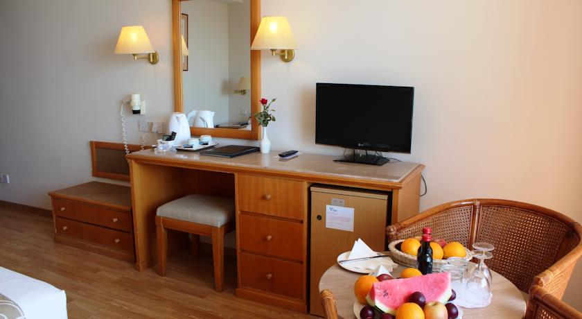 Venus Beach Hotel — Пафос, Кіпр мініатюра 26