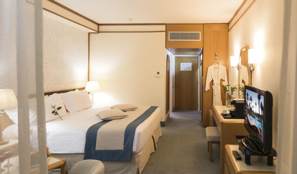 Constantinou Bros Athena Beach Hotel — Пафос, Кіпр мініатюра 42