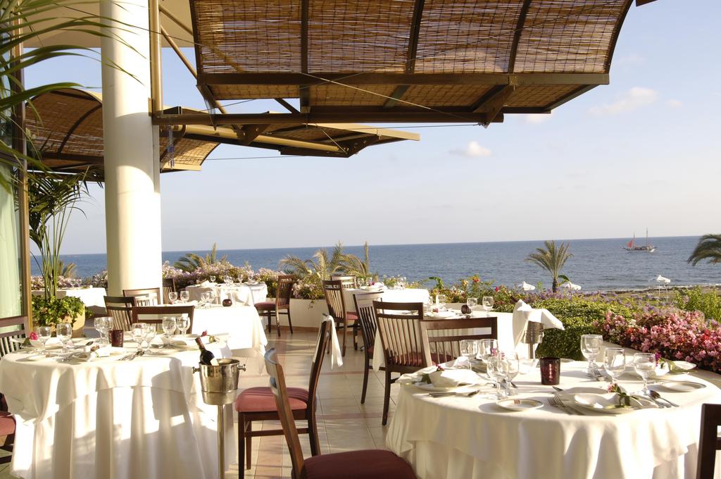 Constantinou Bros Athena Royal Beach Hotel — Пафос, Кіпр мініатюра 10