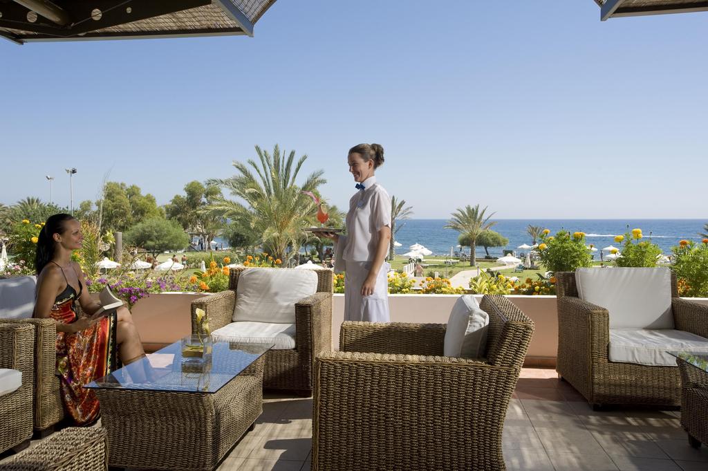 Constantinou Bros Athena Royal Beach Hotel — Пафос, Кіпр мініатюра 11