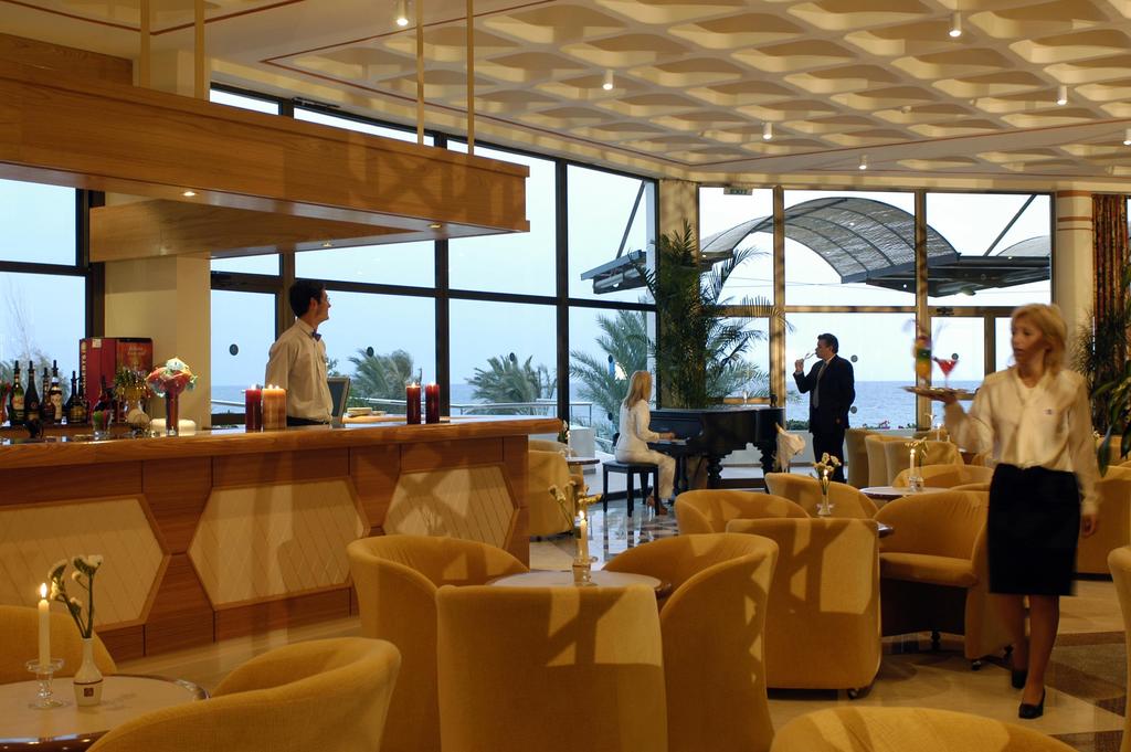 Constantinou Bros Athena Royal Beach Hotel — Пафос, Кіпр мініатюра 13