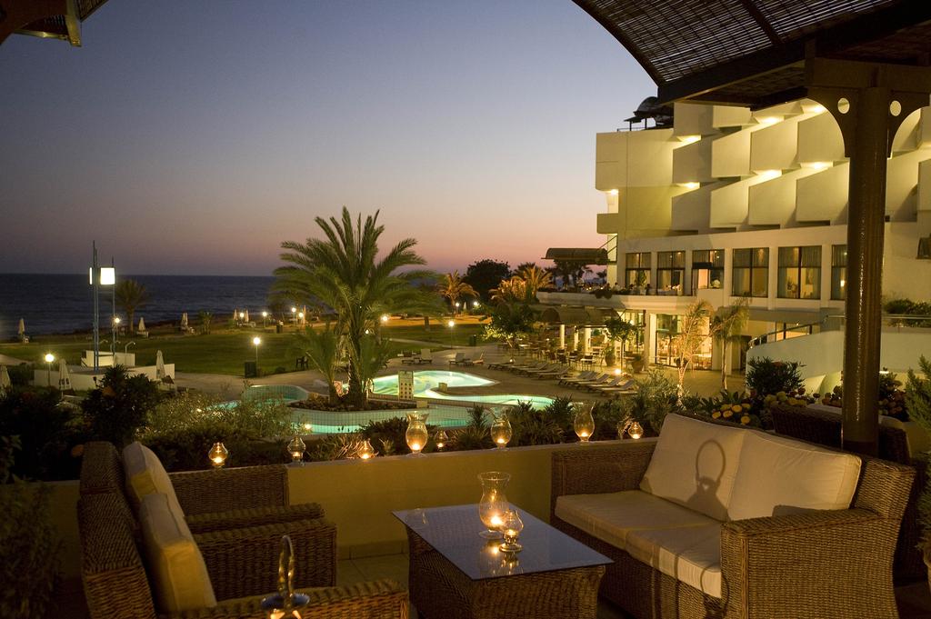 Constantinou Bros Athena Royal Beach Hotel — Пафос, Кіпр мініатюра 14